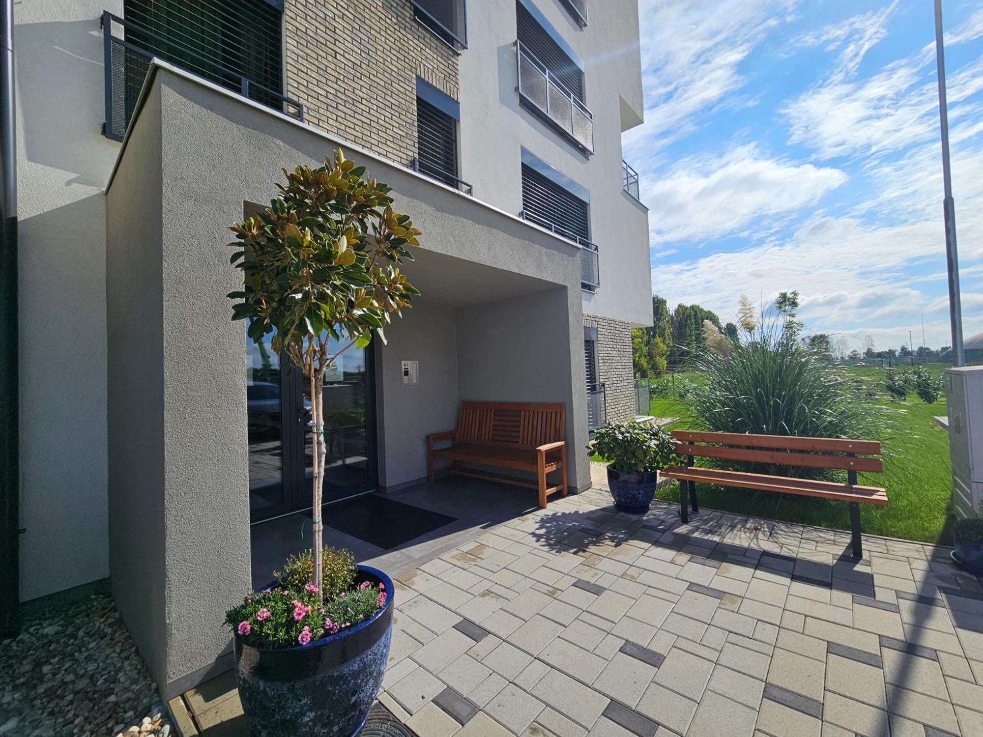 Harmonia Riva Apartman B11 Dunajská Streda Esterno foto