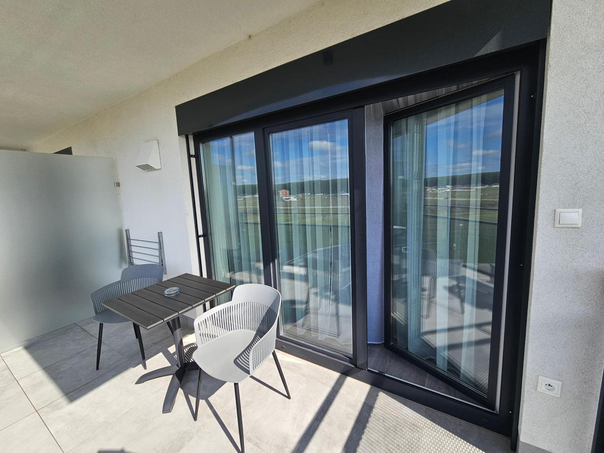 Harmonia Riva Apartman B11 Dunajská Streda Esterno foto